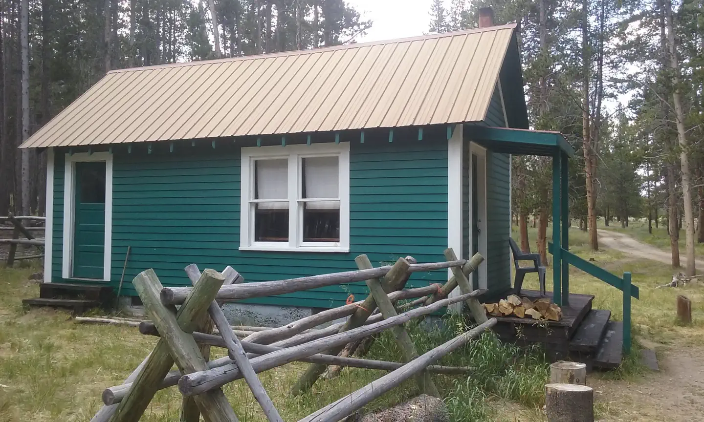 BLOODY DICK CABIN
