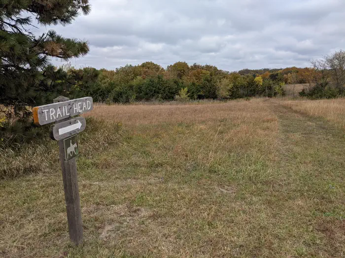 North Overlook Park - trail head near entrance sign