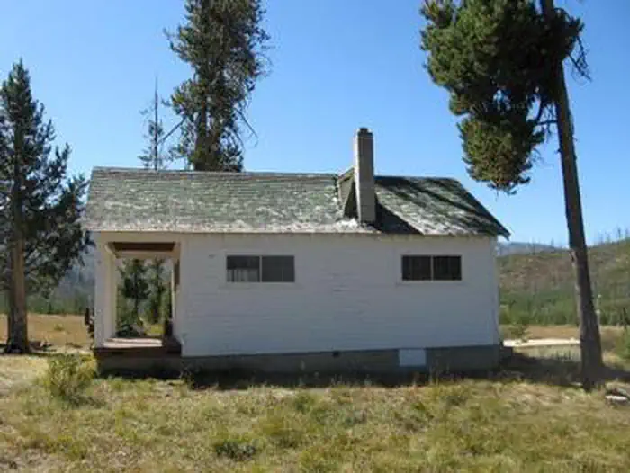 GRAHAM CABIN