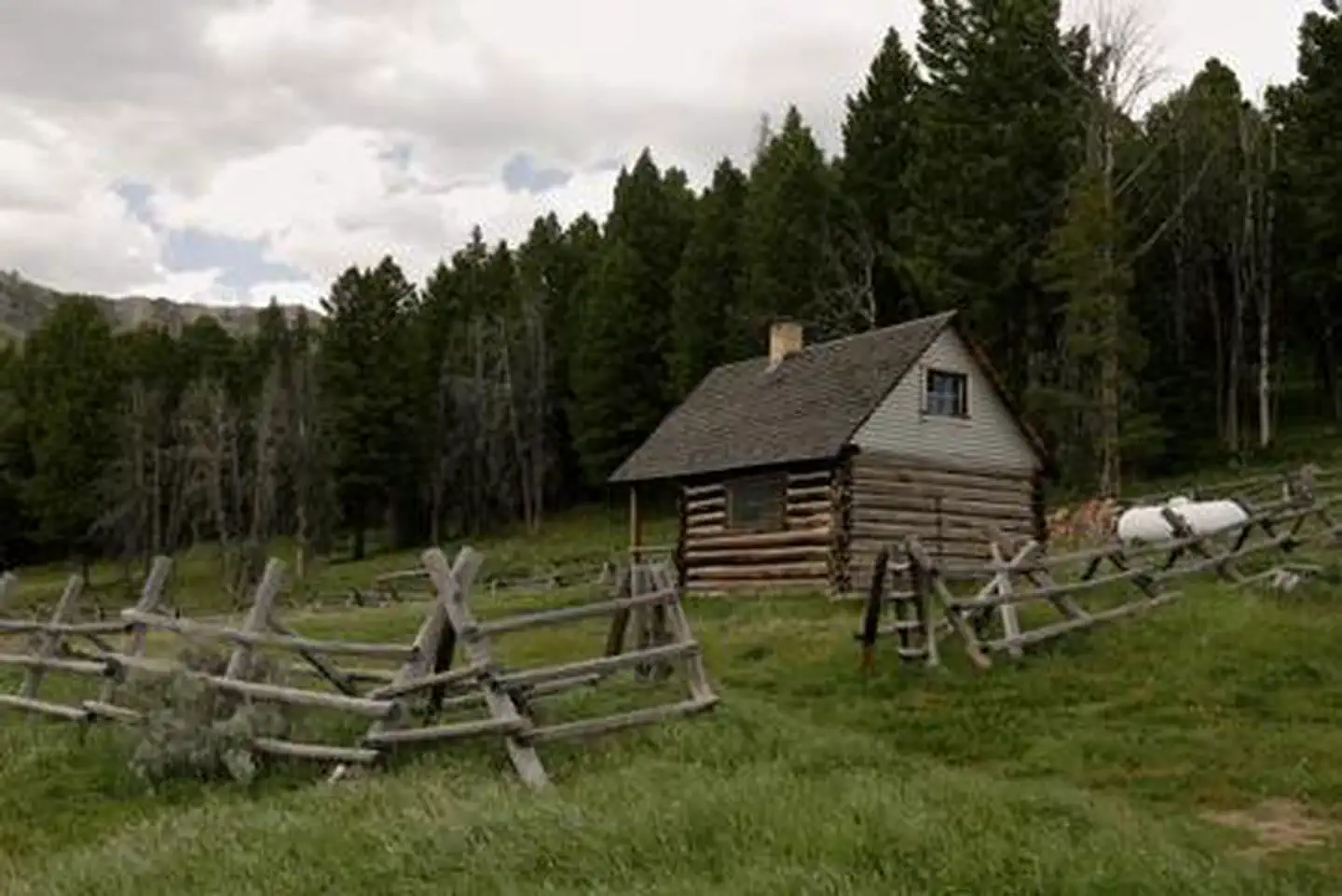 ANTONE CABIN & FENCE