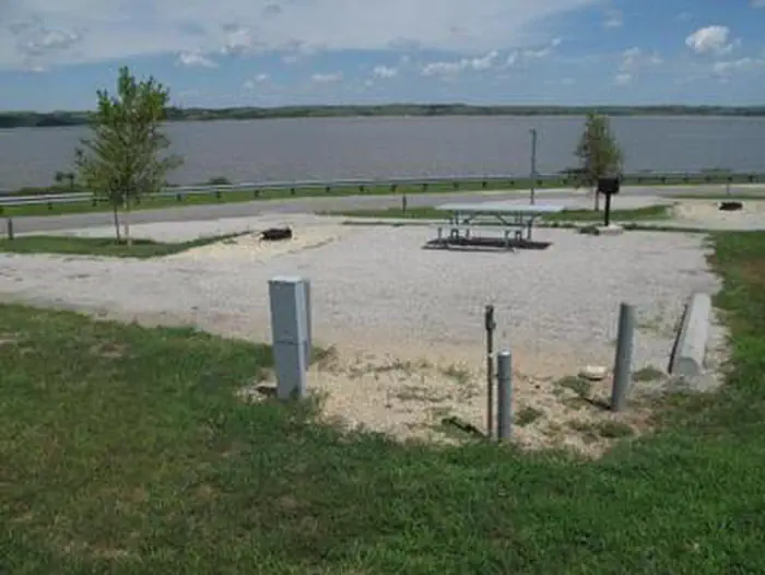 TUTTLE CREEK COVE